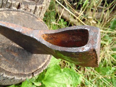 Marangoz baltası. İkinci Dünya Savaşı sırasında Kızıl Ordu 'nun normal baltası.