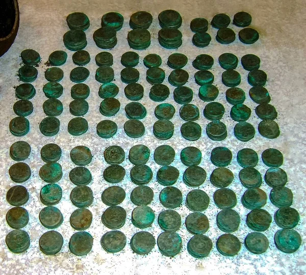 Treasure Silver Coins 17Th Century Jug Light Background — Fotografia de Stock