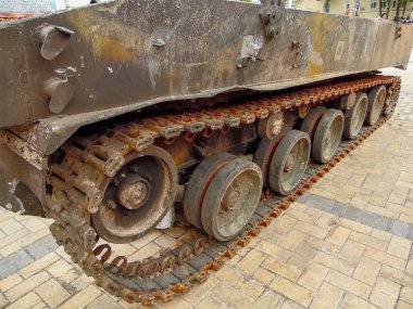 Ukrayna 'nın Kyiv Meydanı' nda sergilenen kırık Rus askeri teçhizatı