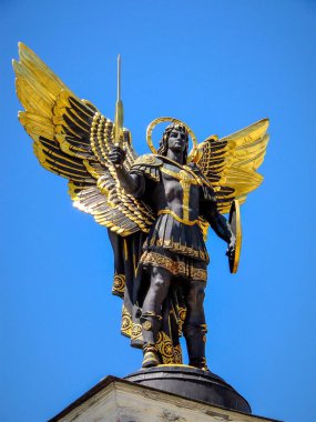 Kyiv Ukrayna 'daki Ahangel Michael Heykeli