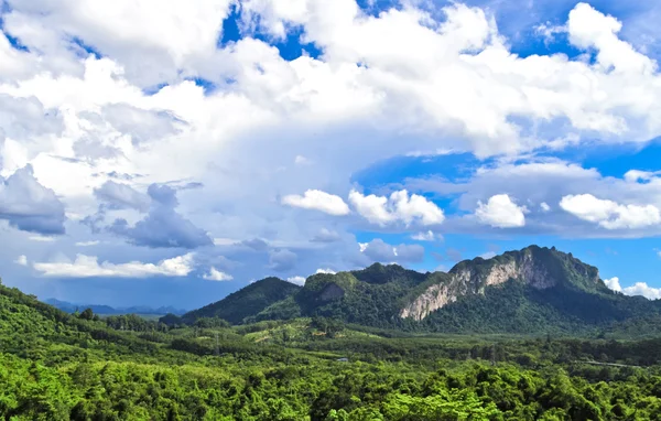 Montaña. Imágenes de stock libres de derechos