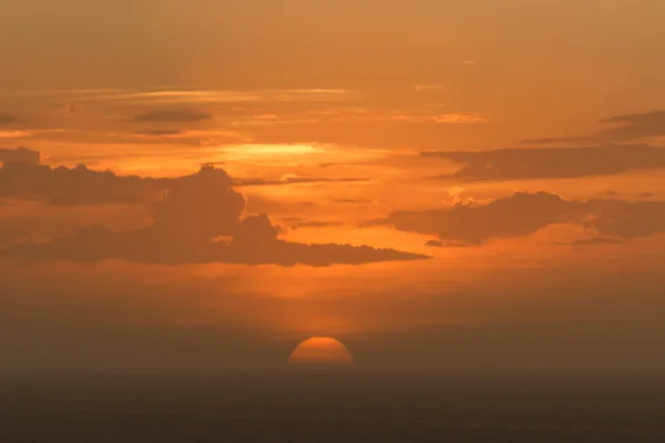 Denizde güzel gün batımı