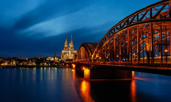 Köln bei Nacht — Stockfoto