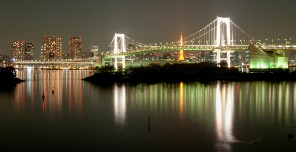 Tokyo Rainbow bridge por la noche Fotos de stock libres de derechos