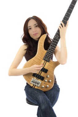 bir bas gitar ile kadın