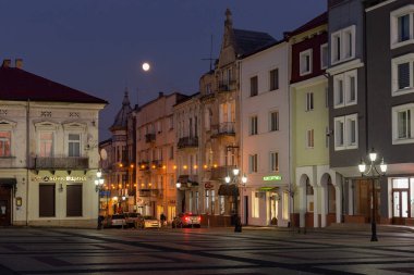 DROHOBYCH, UKRAINE - Ekim 2021: Pazar Meydanı ve Drohobych Belediye Binası