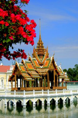 Ayutthaya, Tayland: Bang Pa-In altın köşk