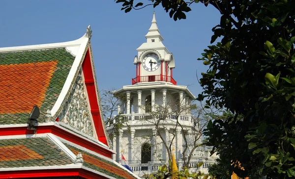 Bangkok, thailand: viktorianska clocktower sett från wat pho — Stockfoto