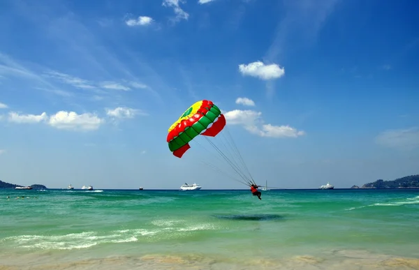 Patong, Thailand: Person Paragliding over the Andaman Sea — Stock Photo, Image
