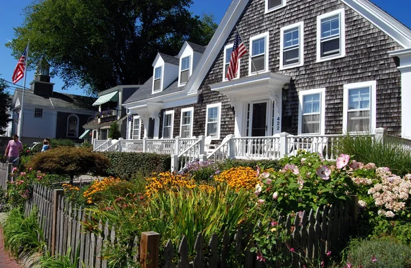 Provincetown, massachusetts: cape cod ev ve bahçeler — Stok fotoğraf