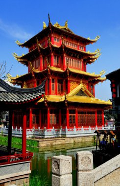 Çin: dragon pagoda adlı chengdu şehirde uzun kahverengi su