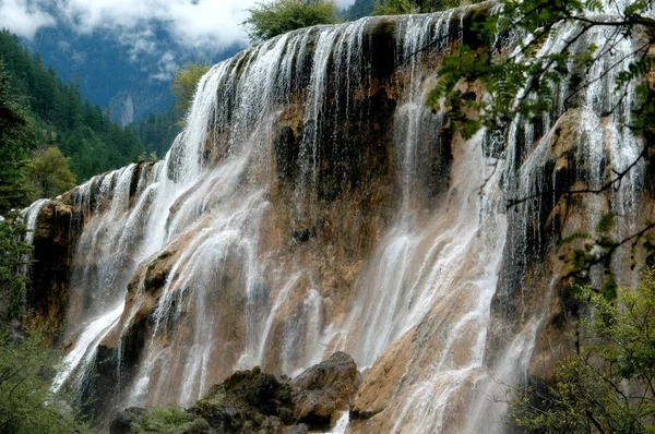 Jiu Zhai Guo, China: Pearl Shoal Waterfall at Jiu Zhai Guo — Stock Photo, Image