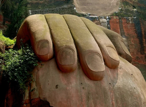 Leshan, china: die Hand des großen Buddha — Stockfoto