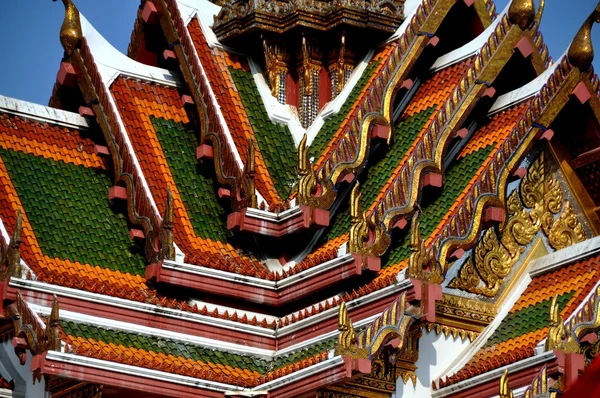 Bangkok, Tailândia: Telhados Gabled em Wat Yanawa — Fotografia de Stock