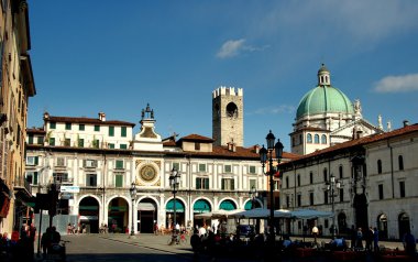 Brescia, İtalya: piazza della sundurma