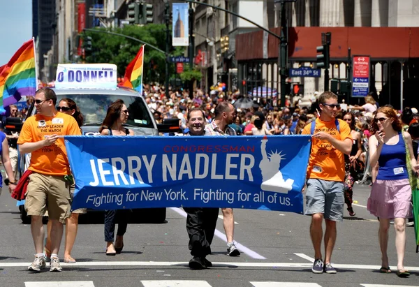 NYC: Congressman Jerrold B. Nadler Marching in 2012 Gay Pride Parade — Stock Photo, Image