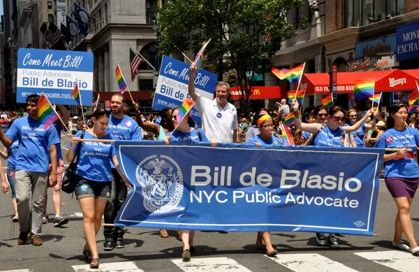 NYC: Mayor Bill DeBlasio, then Public Advocaate, marching in the June 2012 Gay Pride Parade — Stock Photo, Image