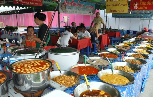 Бангкок, Таиланд: MBK Outdoor Food Court — стоковое фото