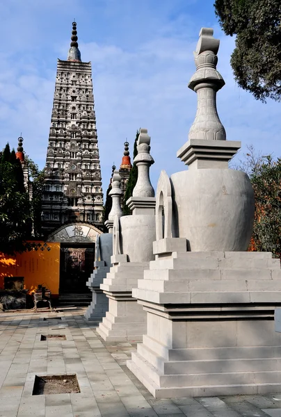 Çin: uzun XING Manastırı pagoda ve dagobas — Stok fotoğraf