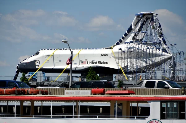 NYC: raketoplán enterprise na neohrožené muzeu — Stock fotografie