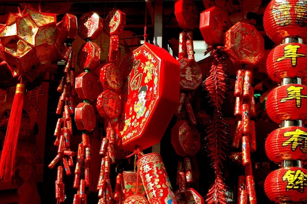 NYC: kinesiska nyåret lyktor och dekorationer — Stockfoto