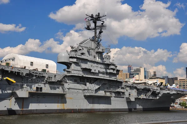 NYC: intrepid luft & space museum — Stockfoto