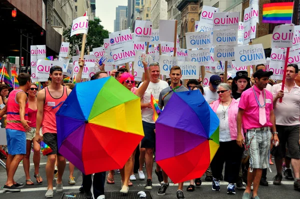 ニューヨーク: ゲイ プライド パレードで行進 — ストック写真