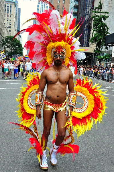 NYC: Marcher in Flamboyant Costume at Gay Pride Parade — Stock Photo, Image