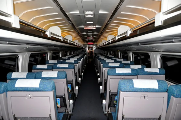 뉴욕: amtrak 지역 여객 기차 코치의 인테리어 — 스톡 사진
