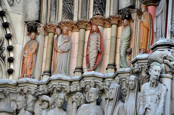 NYC: Estátuas de São João na Frente Oeste da Igreja Catedral de São João Divino — Fotografia de Stock