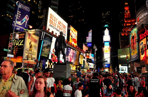 NYC: times square in de nacht — Stockfoto