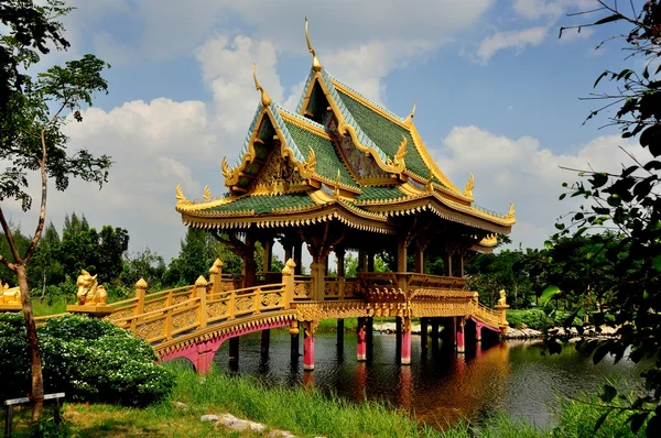 Samut prakan, thailand: sala van de tien reïncarnaties — Stockfoto