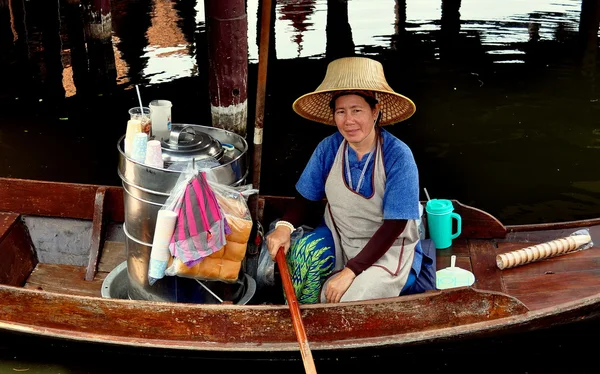 Samut prakan, Tajlandia: dostawcy żywności nad jeziorem — Zdjęcie stockowe