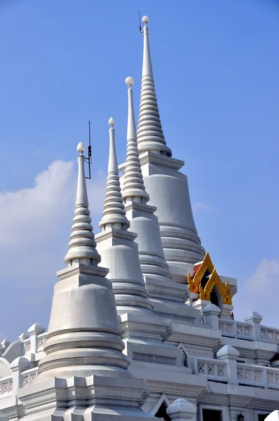 Samut Prakan, Thailand: Wat Asoke Chedis — Stockfoto