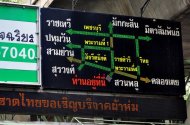 Bangkok, Tayland: elektronik trafik işaretleri silom Road