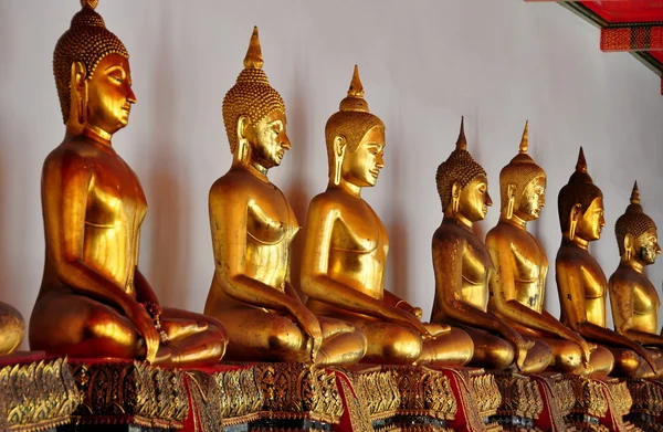 Bangkok,, thailand: verguld Boeddha's op wat pho — Stockfoto