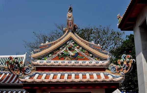 Bangkok, thailand: chinesisches porzellan designs bei royal wat boworniwet — Stockfoto