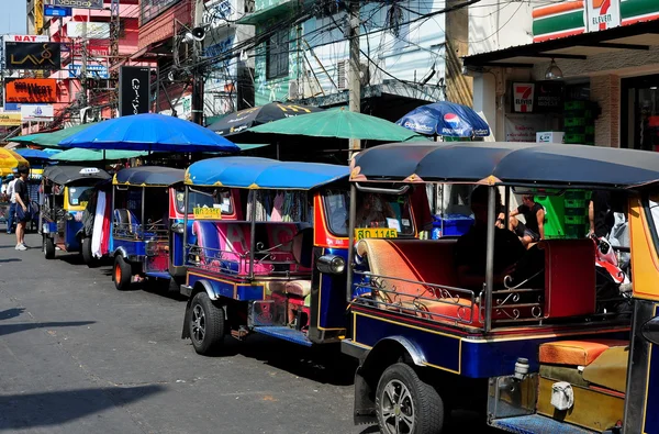 Bangkok,, Tajlandia: tuk-tuk taksówki na khao san road — Zdjęcie stockowe