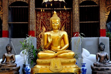 Chiang mai, Tayland: Buda heykeli wat toplamı pao, oturmuş