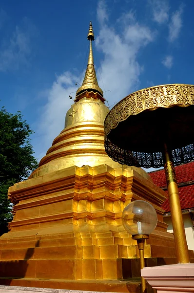 Chiang Mai, Thailand: Golden Chedi at Wat Parpowrai — Stock Photo, Image