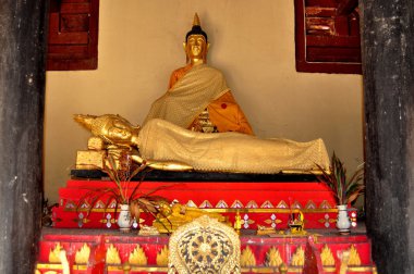 Lampang, thailand: Taylandlı wat, Buda uzanmış