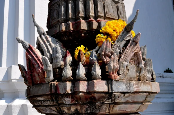 Сарабури, Таиланд: База Пранг в Ват Пхра Пхуттхабаде — стоковое фото