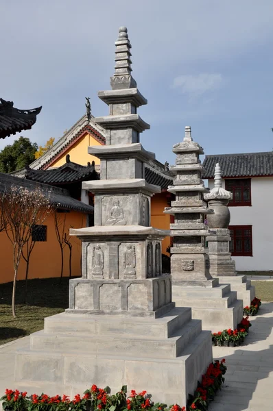 Pengzhou, Cina: Pagode decorative al monastero di Long Xing — Foto Stock