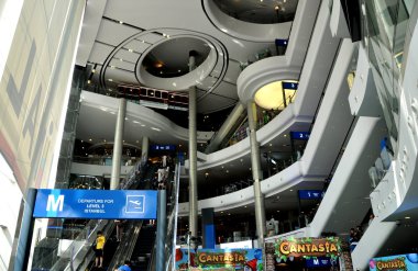 Bangkok, Tayland: terminal 21 Alışveriş Merkezi, grand atriyn