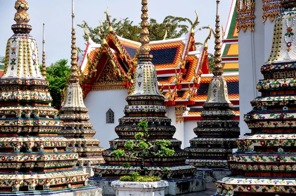 Bangkok, Tailandia: Chedis en Wat Pho —  Fotos de Stock
