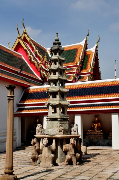 Bangkok, Tailandia: Pagoda de piedra en Wat Pho —  Fotos de Stock