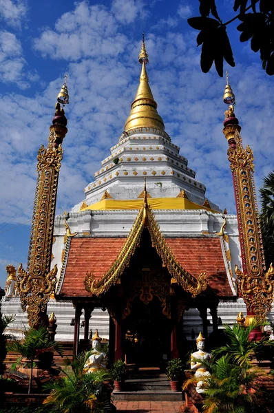 Chiang Mai, Tailândia: Chedi em Wat Chang Yuen — Fotografia de Stock