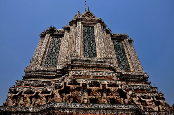Bangkok, Thailand: Mondorp at Wat Arun — Stock Photo, Image