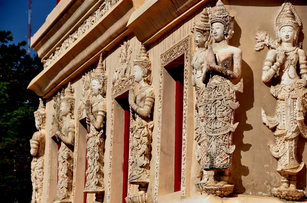 Chiang Mai, Tailândia: Estátuas em Wat Phra Singh — Fotografia de Stock