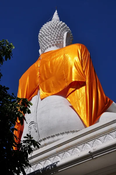 Chiang Mai, Thailand: Giant White Buddha Figure at Wat That Satoi — Stock Photo, Image